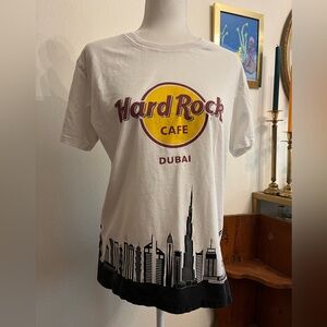 Rare vintage Hard Rock Cafe Dubai White T-Shirt with city Skyline 🖤🎸 Unisex M